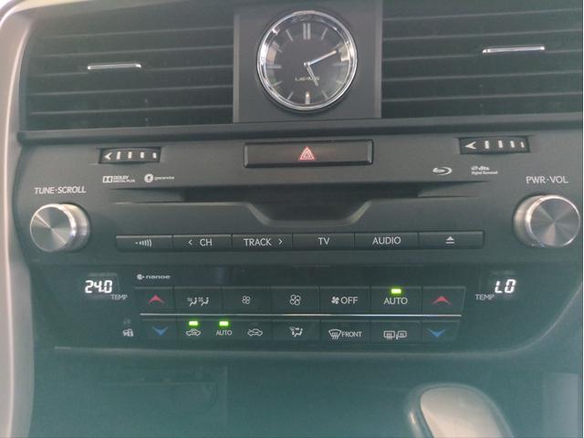 ＲＸ ＲＸ２００ｔ　衝突軽減装置　追従クルコン　純正ナビ　電動リアゲート　ＥＴＣ２．０　レーンアシスト　バック・サイドカメラ　電動シート　ハーフレザーシート　ＬＥＤライト　ターボ　ＢＴオーディオ　ＵＳＢ接続　純正アルミ（33枚目）