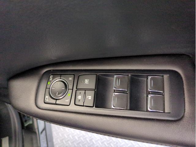 ＲＸ ＲＸ２００ｔ　衝突軽減装置　追従クルコン　純正ナビ　電動リアゲート　ＥＴＣ２．０　レーンアシスト　バック・サイドカメラ　電動シート　ハーフレザーシート　ＬＥＤライト　ターボ　ＢＴオーディオ　ＵＳＢ接続　純正アルミ（40枚目）