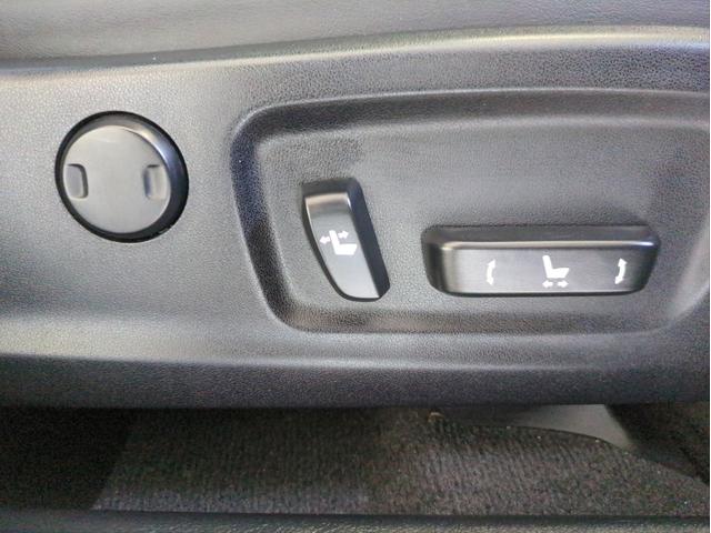 ＲＸ ＲＸ２００ｔ　衝突軽減装置　追従クルコン　純正ナビ　電動リアゲート　ＥＴＣ２．０　レーンアシスト　バック・サイドカメラ　電動シート　ハーフレザーシート　ＬＥＤライト　ターボ　ＢＴオーディオ　ＵＳＢ接続　純正アルミ（41枚目）