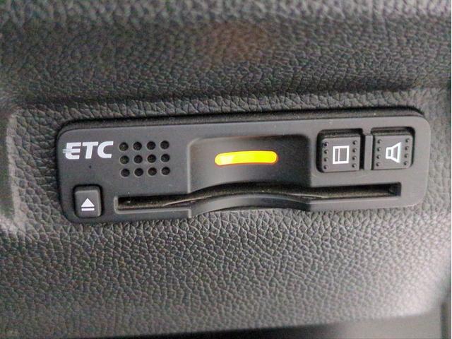 フリードハイブリッド ハイブリッド・Ｇホンダセンシング　両側電動スライド　Ｂカメラ　衝突軽減ブレーキ　ＳＤナビ　追従クルコン　レーンアシスト　後席モニター　ＬＥＤライト　オ－トライト　純正アルミ　ＥＴＣ　ドラレコ　ＢＴオーディオ　ＵＳＢ接続（17枚目）
