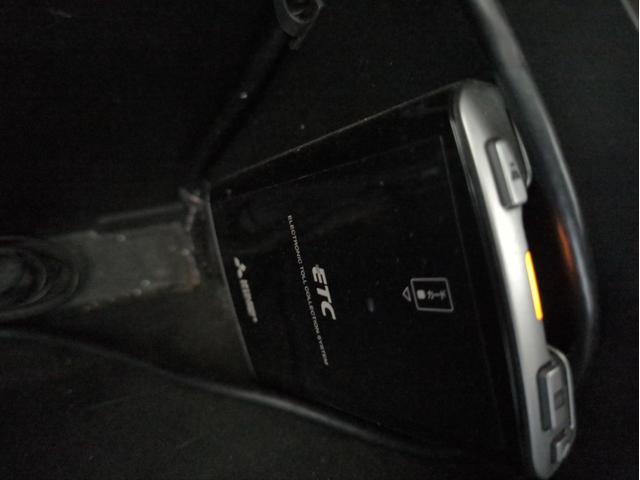 ソリオバンディット ハイブリッドMV DカメラブレーキS 電動スライド 衝突軽減ブレーキ 純正ナビ 車線逸脱警報 バックカメラ シートヒーター オートクルコン LEDライト オートライト 純正アルミ BTオーディオ USB接続 ETC(17枚目)