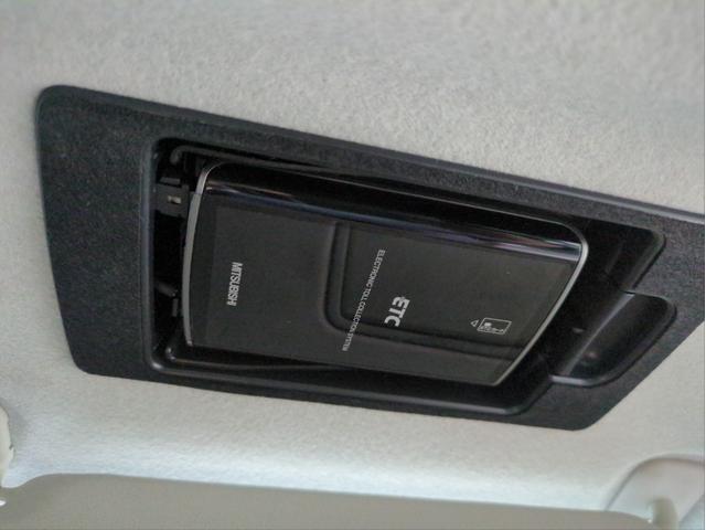 プレマシー 20S-スカイアクティブ Lパッケージ 両側電動スライド 純正ナビ バックカメラ スマートキー ハーフレザーシート 7人乗り BTオーディオ CD・DVD再生 純正アルミ HIDライト オートライト ETC アイドリングストップ(17枚目)