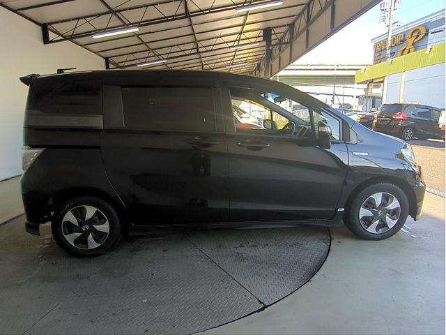 HONDA FREED SPIKE HYBRID JUST SELECTION