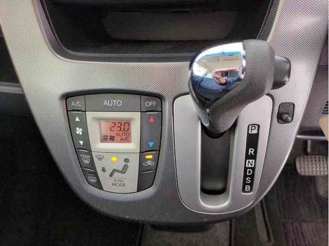 ムーヴ カスタム RS メモリーナビ LEDライト オートライト ターボ BT接続 純正アルミ フルセグTV CD/DVD再生 ベンチシート プッシュスタート Aストップ フロアマット ウインカーミラー フルフラットシート(27枚目)