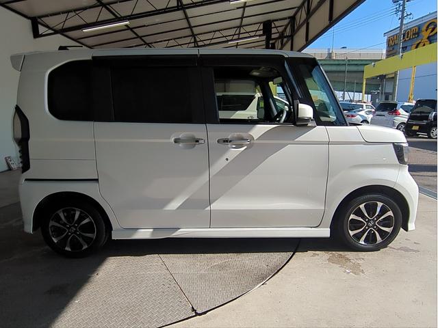 N-BOXカスタム G・Lホンダセンシング 衝突軽減装置 両側電動スライド 社外ナビ 追従クルコン レーンアシスト バックカメラ シートヒーター LEDライト BTオーディオ USB接続 純正アルミ ドラレコ ETC アイドリングストップ(42枚目)