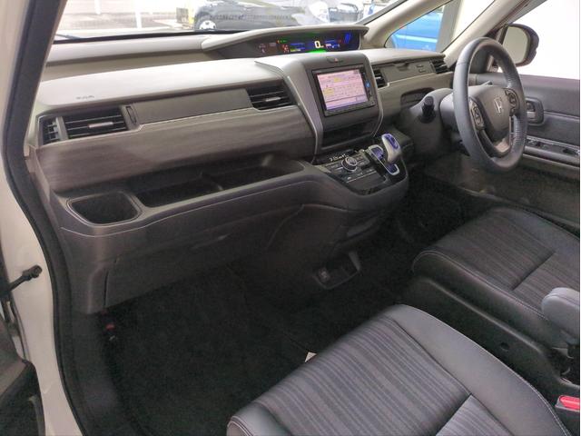 フリード＋ハイブリッド ハイブリッドＧ・ホンダセンシング　両側電動スライド　衝突軽減ブレーキ　バックカメラ　追従クルコン　メモリーナビ　ＥＴＣ　ＬＥＤライト　オ－トライト　純正アルミ　Ａストップ　Ｐスタート　ＣＤ　ＤＶＤ再生　ＢＴオーディオ　ステアリモコン（8枚目）