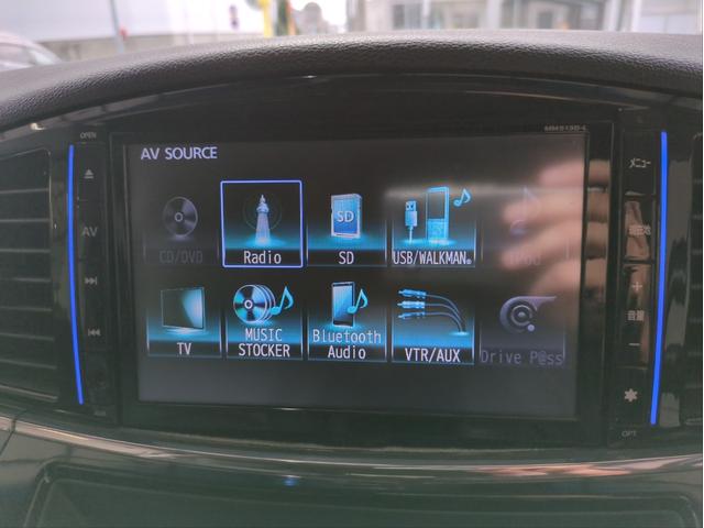 エルグランド 250ハイウェイスター 両側電動スライド バックカメラ SDナビ Wエアコン 後席モニター 純正アルミ HIDライト オートライト ETC ドラレコ スマートキー オットマン CD DVD再生 BT接続 USB接続(15枚目)