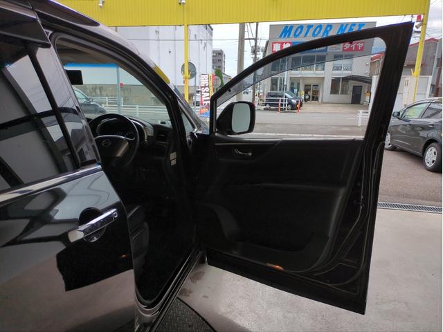 エルグランド 250ハイウェイスター 両側電動スライド バックカメラ SDナビ Wエアコン 後席モニター 純正アルミ HIDライト オートライト ETC ドラレコ スマートキー オットマン CD DVD再生 BT接続 USB接続(36枚目)