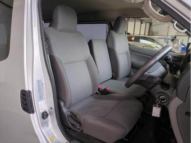 NV350キャラバンバン ロングDXターボ メモリーナビ 地デジTV 3列9人乗り ETC 片側スライドドア 4WD 電動格納ミラー ディーゼル車 キーレス リアヒーター(24枚目)