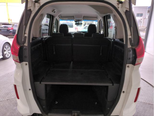 フリード＋ Ｇ・ホンダセンシング　両側電動スライド　衝突軽減ブレーキ　バックカメラ　レーンキープ　追従クルコン　ディスプレイオーディオ　ＥＴＣ　オートライト　スマートキー　ステアリモコン　Ｐスタート　Ａストップ　ＣＤ再生　ＵＳＢ接続（11枚目）