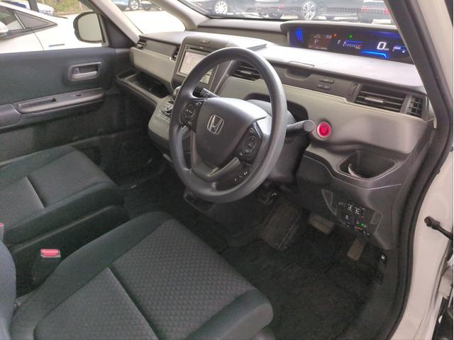 フリード＋ Ｇ・ホンダセンシング　両側電動スライド　衝突軽減ブレーキ　バックカメラ　レーンキープ　追従クルコン　ディスプレイオーディオ　ＥＴＣ　オートライト　スマートキー　ステアリモコン　Ｐスタート　Ａストップ　ＣＤ再生　ＵＳＢ接続（23枚目）