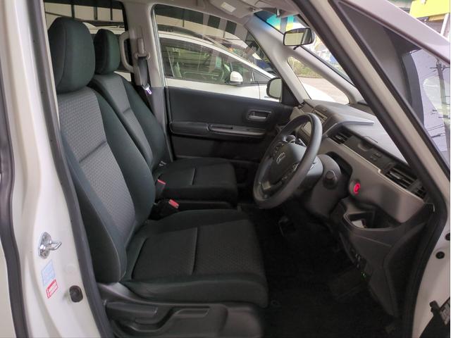 フリード＋ Ｇ・ホンダセンシング　両側電動スライド　衝突軽減ブレーキ　バックカメラ　レーンキープ　追従クルコン　ディスプレイオーディオ　ＥＴＣ　オートライト　スマートキー　ステアリモコン　Ｐスタート　Ａストップ　ＣＤ再生　ＵＳＢ接続（24枚目）