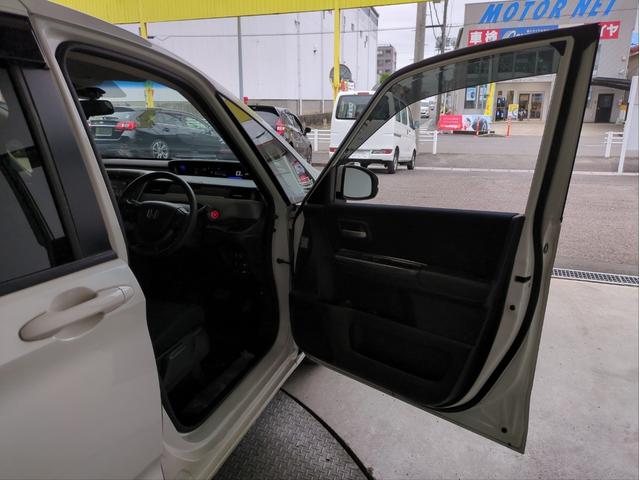 フリード＋ Ｇ・ホンダセンシング　両側電動スライド　衝突軽減ブレーキ　バックカメラ　レーンキープ　追従クルコン　ディスプレイオーディオ　ＥＴＣ　オートライト　スマートキー　ステアリモコン　Ｐスタート　Ａストップ　ＣＤ再生　ＵＳＢ接続（33枚目）