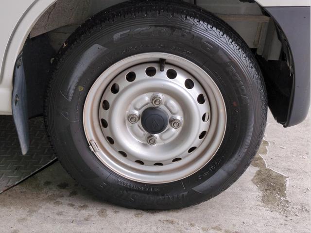 ハイゼットカーゴ スペシャルＳＡＩＩＩ　両側スライド　衝突軽減ブレーキ　アイドリングストップ　オ－トマチックＨＢ　キーレス　ＡＢＳ　ＥＳＣ　エアコンク－ラ－　衝突安全ボディ　パワーウィンドウ　パワーステアリング　フロアマット（20枚目）