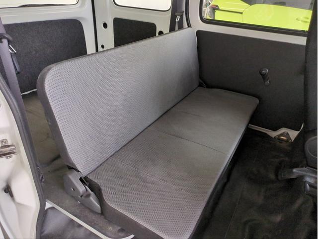 ハイゼットカーゴ スペシャルＳＡＩＩＩ　両側スライド　衝突軽減ブレーキ　アイドリングストップ　オ－トマチックＨＢ　キーレス　ＡＢＳ　ＥＳＣ　エアコンク－ラ－　衝突安全ボディ　パワーウィンドウ　パワーステアリング　フロアマット（23枚目）