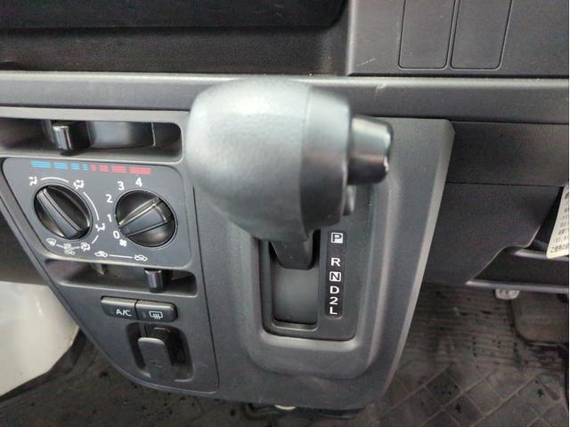 ハイゼットカーゴ スペシャルＳＡＩＩＩ　両側スライド　衝突軽減ブレーキ　アイドリングストップ　オ－トマチックＨＢ　キーレス　ＡＢＳ　ＥＳＣ　エアコンク－ラ－　衝突安全ボディ　パワーウィンドウ　パワーステアリング　フロアマット（25枚目）