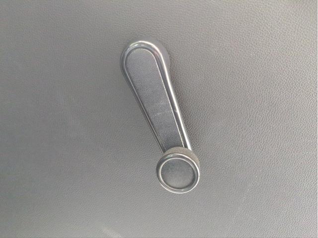 ハイゼットカーゴ スペシャルＳＡＩＩＩ　両側スライド　衝突軽減ブレーキ　アイドリングストップ　オ－トマチックＨＢ　キーレス　ＡＢＳ　ＥＳＣ　エアコンク－ラ－　衝突安全ボディ　パワーウィンドウ　パワーステアリング　フロアマット（29枚目）