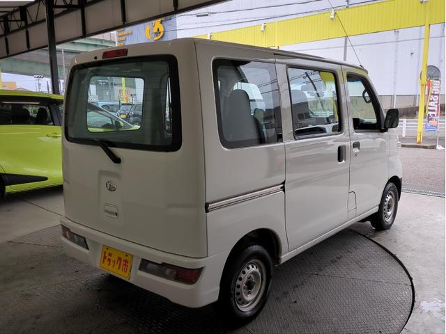 ハイゼットカーゴ スペシャルＳＡＩＩＩ　両側スライド　衝突軽減ブレーキ　アイドリングストップ　オ－トマチックＨＢ　キーレス　ＡＢＳ　ＥＳＣ　エアコンク－ラ－　衝突安全ボディ　パワーウィンドウ　パワーステアリング　フロアマット（34枚目）