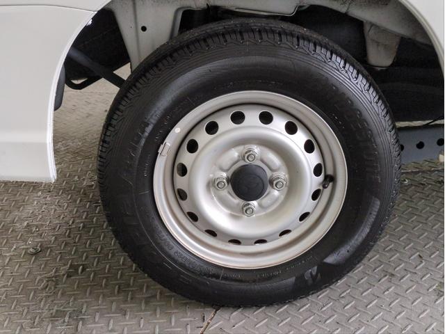 ハイゼットカーゴ スペシャルＳＡＩＩＩ　両側スライド　衝突軽減ブレーキ　アイドリングストップ　オ－トマチックＨＢ　キーレス　ＡＢＳ　ＥＳＣ　エアコンク－ラ－　衝突安全ボディ　パワーウィンドウ　パワーステアリング　フロアマット（41枚目）