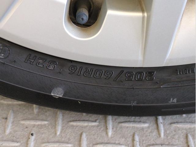 プリウスアルファ S SDナビ オートライト BT接続 ETC 純正アルミ ステアリモコン フルセグTV CD/DVD再生 フロアマット Pスタート スマートキー Aストップ Fフォグランプ(48枚目)