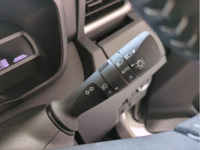 ルーミー カスタムG 両側電動スライド 衝突軽減ブレーキ バックカメラ 障害物センサー メモリーナビ 追従クルコン ドラレコ ETC 純正アルミ LEDライト オートライト オートHB BTオーディオ USB接続(33枚目)