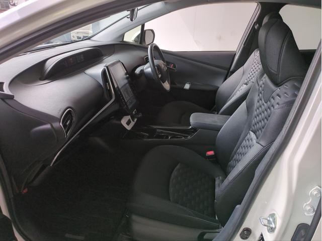 プリウスPHV Sナビパッケージ 衝突軽減装置 追従クルコン 純正ナビ バックカメラ レーンアシスト BTオーディオ USB接続 LEDライト ドラレコ ETC2.0 ワンオーナー車 純正アルミ オートハイビーム Fフォグランプ(9枚目)