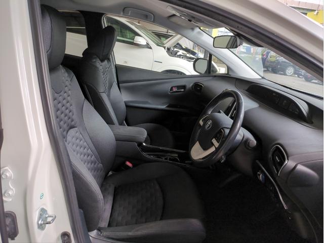 プリウスPHV Sナビパッケージ 衝突軽減装置 追従クルコン 純正ナビ バックカメラ レーンアシスト BTオーディオ USB接続 LEDライト ドラレコ ETC2.0 ワンオーナー車 純正アルミ オートハイビーム Fフォグランプ(25枚目)