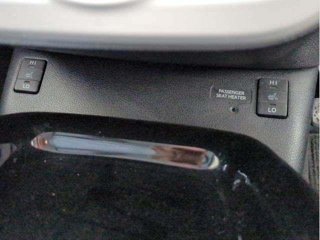 プリウスPHV Sナビパッケージ 衝突軽減装置 追従クルコン 純正ナビ バックカメラ レーンアシスト BTオーディオ USB接続 LEDライト ドラレコ ETC2.0 ワンオーナー車 純正アルミ オートハイビーム Fフォグランプ(35枚目)