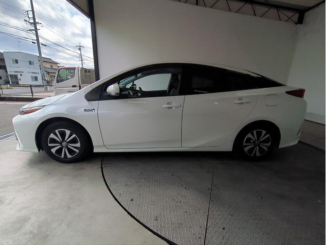 プリウスPHV Sナビパッケージ 衝突軽減装置 追従クルコン 純正ナビ バックカメラ レーンアシスト BTオーディオ USB接続 LEDライト ドラレコ ETC2.0 ワンオーナー車 純正アルミ オートハイビーム Fフォグランプ(50枚目)