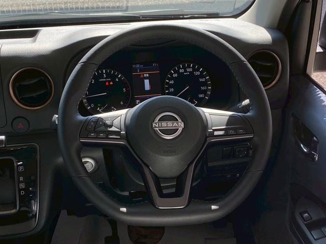 キャラバン ロンググランドプレミアムGX マイチェン後モデル!登録済み未使用車!全方位運転支援システム 全周囲カメラ 障害物センサー リヤクーラー・ヒーター コンフォートフラッシャー 半革シート LEDヘッド/フォグ オートHB 両側スライド(15枚目)