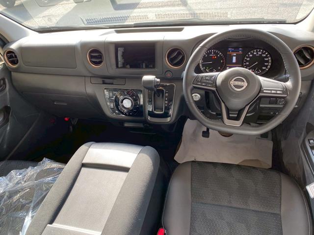 キャラバン ロンググランドプレミアムGX マイチェン後モデル!登録済み未使用車!全方位運転支援システム 全周囲カメラ 障害物センサー リヤクーラー・ヒーター コンフォートフラッシャー 半革シート LEDヘッド/フォグ オートHB 両側スライド(12枚目)