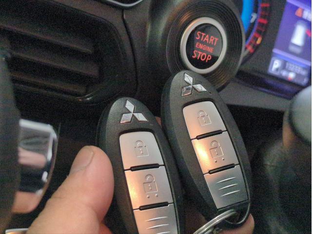 eKクロス T 衝突軽減ブレーキ バックカメラ 全周囲カメラ クリアランスソナー SDナビ ドラレコ 追従クルコン LEDライト オートライト 純正アルミ BT接続 CD/DVD再生 ターボ シ-トヒ-タ-(19枚目)