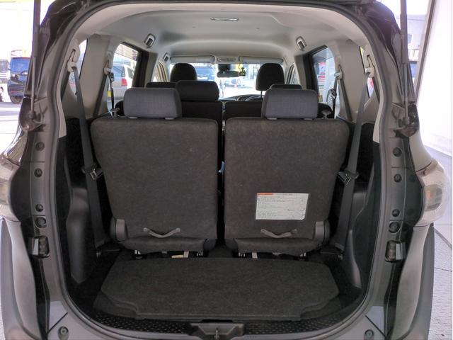 シエンタ Ｇ　両側電動スライド　衝突軽減装置　社外ナビ　車線逸脱警報　バックカメラ　７人乗り　３列シート　ドラレコ　ＥＴＣ　ＣＤ・ＤＶＤ再生　フルセグＴＶ　アイドリングストップ（11枚目）