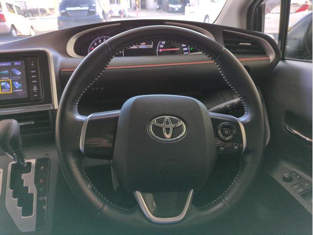 シエンタ Ｇ　両側電動スライド　衝突軽減装置　社外ナビ　車線逸脱警報　バックカメラ　７人乗り　３列シート　ドラレコ　ＥＴＣ　ＣＤ・ＤＶＤ再生　フルセグＴＶ　アイドリングストップ（13枚目）