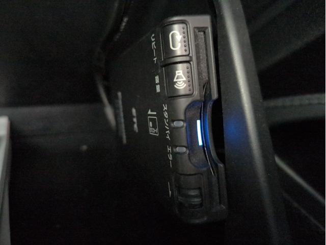 シエンタ Ｇ　両側電動スライド　衝突軽減装置　社外ナビ　車線逸脱警報　バックカメラ　７人乗り　３列シート　ドラレコ　ＥＴＣ　ＣＤ・ＤＶＤ再生　フルセグＴＶ　アイドリングストップ（17枚目）