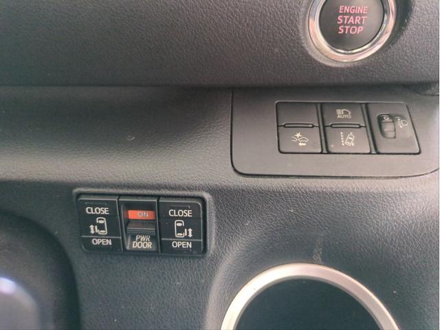 シエンタ Ｇ　両側電動スライド　衝突軽減装置　社外ナビ　車線逸脱警報　バックカメラ　７人乗り　３列シート　ドラレコ　ＥＴＣ　ＣＤ・ＤＶＤ再生　フルセグＴＶ　アイドリングストップ（18枚目）