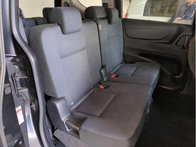 シエンタ Ｇ　両側電動スライド　衝突軽減装置　社外ナビ　車線逸脱警報　バックカメラ　７人乗り　３列シート　ドラレコ　ＥＴＣ　ＣＤ・ＤＶＤ再生　フルセグＴＶ　アイドリングストップ（27枚目）