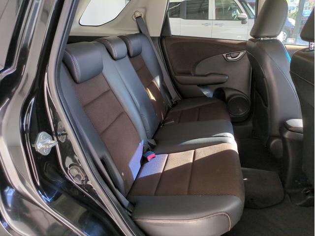 フィットシャトルハイブリッド ハイブリッド・スマートセレクション 純正ナビ オートクルコン ハーフレザーシート ワンオーナー車 スマートキー USB接続 CD・DVD再生 社外アルミ アイドリングストップ HIDライト オートライト 横滑り防止装置(26枚目)