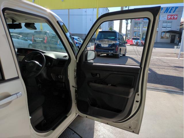 ルーミー Ｘ　Ｓ　電動スライドドア　衝突軽減ブレーキ　バックカメラ　オートライト　ドラレコ　ＥＴＣ　ＢＴオーディオ　ＣＤ再生　Ａストップ　Ｐスタート　ステアリモコン　スマートキー　フルフラットシート（33枚目）