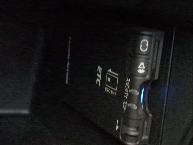 Ｎ－ＯＮＥ プレミアム　ツアラー・Ｌパッケージ　バックカメラ　ＳＤナビ　オートクルコン　ＨＩＤライト　オートライト　ＥＴＣ　純正アルミ　ＢＴ接続　ＣＤ／ＤＶＤ再生　Ａストップ　Ｐスタート　ステアリモコン　パドルシフト　スマートキー　フロアマット（17枚目）