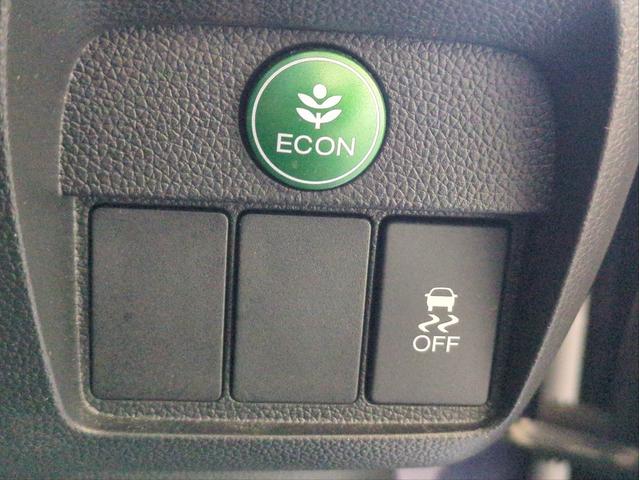 Ｎ－ＯＮＥ プレミアム　ツアラー・Ｌパッケージ　バックカメラ　ＳＤナビ　オートクルコン　ＨＩＤライト　オートライト　ＥＴＣ　純正アルミ　ＢＴ接続　ＣＤ／ＤＶＤ再生　Ａストップ　Ｐスタート　ステアリモコン　パドルシフト　スマートキー　フロアマット（18枚目）