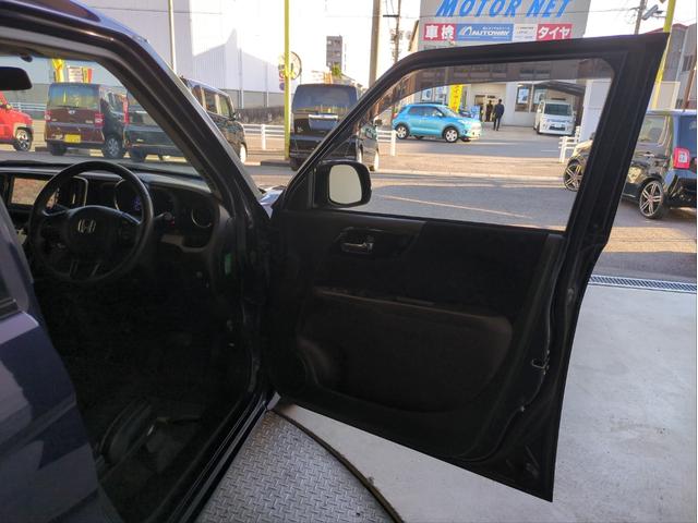 Ｎ－ＯＮＥ プレミアム　ツアラー・Ｌパッケージ　バックカメラ　ＳＤナビ　オートクルコン　ＨＩＤライト　オートライト　ＥＴＣ　純正アルミ　ＢＴ接続　ＣＤ／ＤＶＤ再生　Ａストップ　Ｐスタート　ステアリモコン　パドルシフト　スマートキー　フロアマット（33枚目）