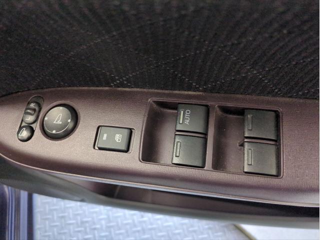 Ｎ－ＯＮＥ プレミアム　ツアラー・Ｌパッケージ　バックカメラ　ＳＤナビ　オートクルコン　ＨＩＤライト　オートライト　ＥＴＣ　純正アルミ　ＢＴ接続　ＣＤ／ＤＶＤ再生　Ａストップ　Ｐスタート　ステアリモコン　パドルシフト　スマートキー　フロアマット（34枚目）