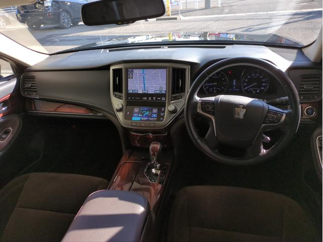 クラウン ロイヤルサルーン ワンオーナー Bカメラ HDDナビ オ-トクルコン LEDライト オ-トライト 電動シート ETC 純正アルミ BTオーディオ フルセグTV CD/DVD再生 Pスタート ステアリモコン スマートキー(12枚目)