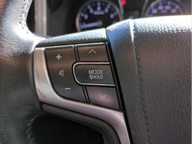 クラウン ロイヤルサルーン ワンオーナー Bカメラ HDDナビ オ-トクルコン LEDライト オ-トライト 電動シート ETC 純正アルミ BTオーディオ フルセグTV CD/DVD再生 Pスタート ステアリモコン スマートキー(30枚目)