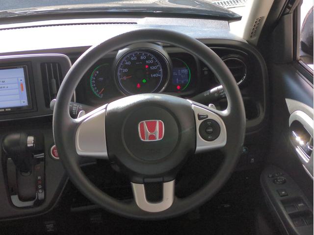 Ｎ－ＯＮＥ ツアラー・Ｌパッケージ　社外ナビ　ターボ　パドルシフト　オートクルコン　ＵＳＢ接続　ＣＤ・ＤＶＤ再生　社外アルミ　プッシュスタート　スマートキー　オートライト　ＨＩＤライト　アイドリングストップ　ベンチシート（13枚目）