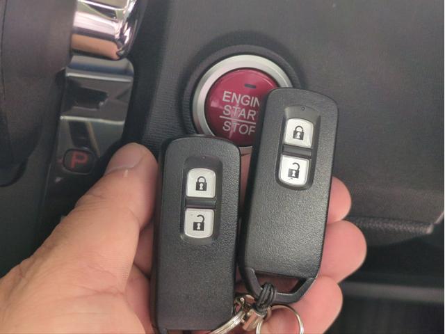 Ｎ－ＯＮＥ ツアラー・Ｌパッケージ　社外ナビ　ターボ　パドルシフト　オートクルコン　ＵＳＢ接続　ＣＤ・ＤＶＤ再生　社外アルミ　プッシュスタート　スマートキー　オートライト　ＨＩＤライト　アイドリングストップ　ベンチシート（17枚目）