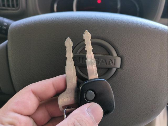 【車輌状態をわかりやすく！】入庫した車は整備士、営業スタッフにより入念にチェックしております。チェックした内容や搭載装備等は全車『車輌状態シート』を掲示してどなたでもご覧頂けるようにしております。