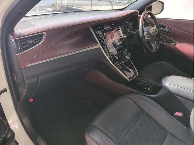 ハリアー プレミアム　アドバンスドパッケージ　衝突軽減Ｂ　全周囲カメラ　レーンキープ　クリアランスソナー　ＳＤナビ　追従クルコン　電動リアゲート　電動シート　ＬＥＤライト　オ－トライト　ドラレコ　ＥＴＣ　純正アルミ　ＢＴ接続　ステアリモコン（8枚目）