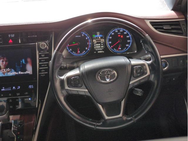 ハリアー プレミアム　アドバンスドパッケージ　衝突軽減Ｂ　全周囲カメラ　レーンキープ　クリアランスソナー　ＳＤナビ　追従クルコン　電動リアゲート　電動シート　ＬＥＤライト　オ－トライト　ドラレコ　ＥＴＣ　純正アルミ　ＢＴ接続　ステアリモコン（13枚目）